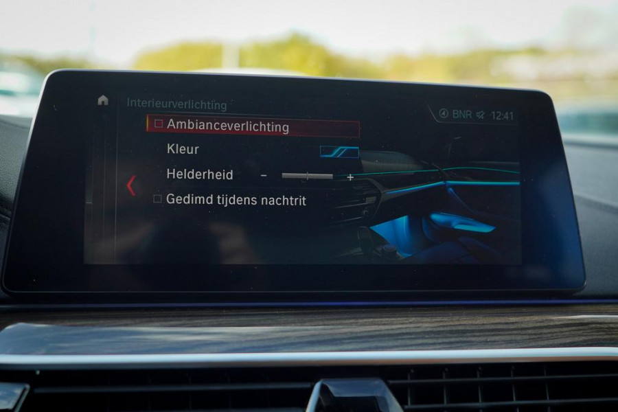 BMW 5 Serie 530e iPerformance High Executive / Adaptive / HUD / Comfortstoelen / Drive Assist Pro