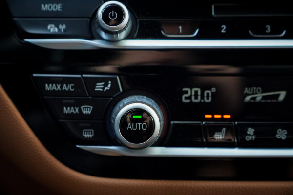 BMW 5 Serie 530e iPerformance High Executive / Adaptive / HUD / Comfortstoelen / Drive Assist Pro