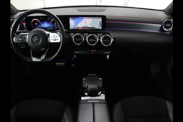 Mercedes-Benz CLA-Klasse 250e AMG Limited | Panoramadak | Carplay | Stoelverwarming | Camera | Sfeerverlichting | Leder/Alcantara | Widescreen | Keyless | Matrix LED | Navigatie | PHEV | Plug In