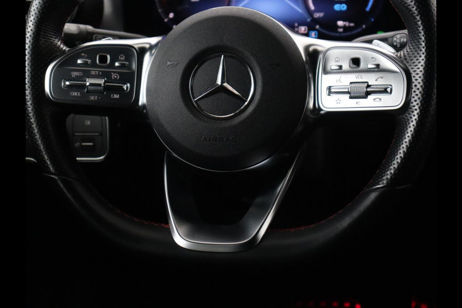 Mercedes-Benz CLA-Klasse 250e AMG Limited | Panoramadak | Carplay | Stoelverwarming | Camera | Sfeerverlichting | Leder/Alcantara | Widescreen | Keyless | Matrix LED | Navigatie | PHEV | Plug In