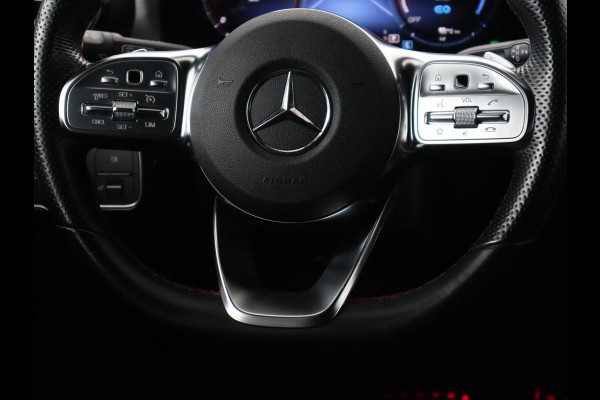 Mercedes-Benz CLA-Klasse 250e AMG Limited | Panoramadak | Carplay | Stoelverwarming | Camera | Sfeerverlichting | Leder/Alcantara | Widescreen | Keyless | Matrix LED | Navigatie | PHEV | Plug In
