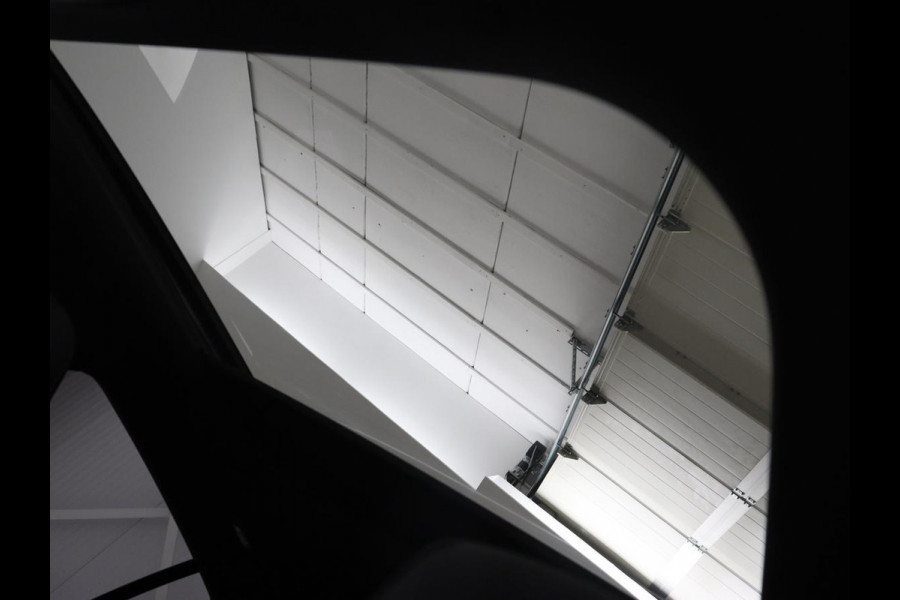 Mercedes-Benz CLA-Klasse 250e AMG Limited | Panoramadak | Carplay | Stoelverwarming | Camera | Sfeerverlichting | Leder/Alcantara | Widescreen | Keyless | Matrix LED | Navigatie | PHEV | Plug In