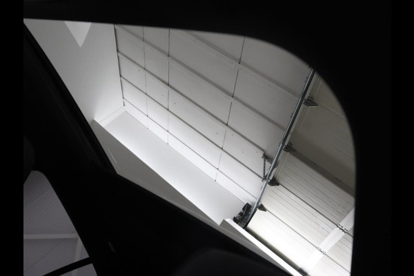 Mercedes-Benz CLA-Klasse 250e AMG Limited | Panoramadak | Carplay | Stoelverwarming | Camera | Sfeerverlichting | Leder/Alcantara | Widescreen | Keyless | Matrix LED | Navigatie | PHEV | Plug In