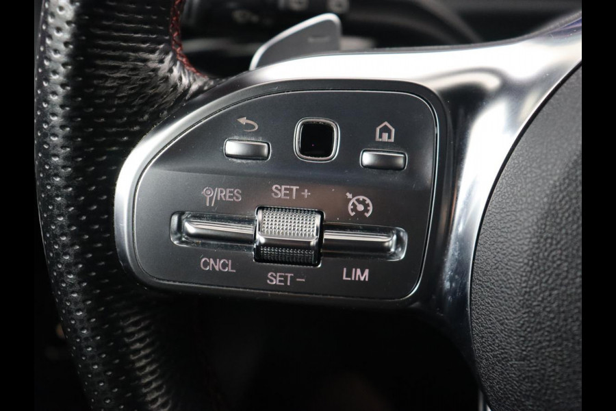 Mercedes-Benz CLA-Klasse 250e AMG Limited | Panoramadak | Carplay | Stoelverwarming | Camera | Sfeerverlichting | Leder/Alcantara | Widescreen | Keyless | Matrix LED | Navigatie | PHEV | Plug In