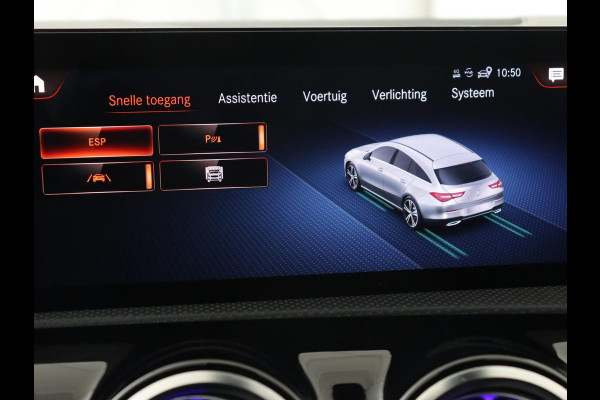 Mercedes-Benz CLA-Klasse 250e AMG Limited | Panoramadak | Carplay | Stoelverwarming | Camera | Sfeerverlichting | Leder/Alcantara | Widescreen | Keyless | Matrix LED | Navigatie | PHEV | Plug In