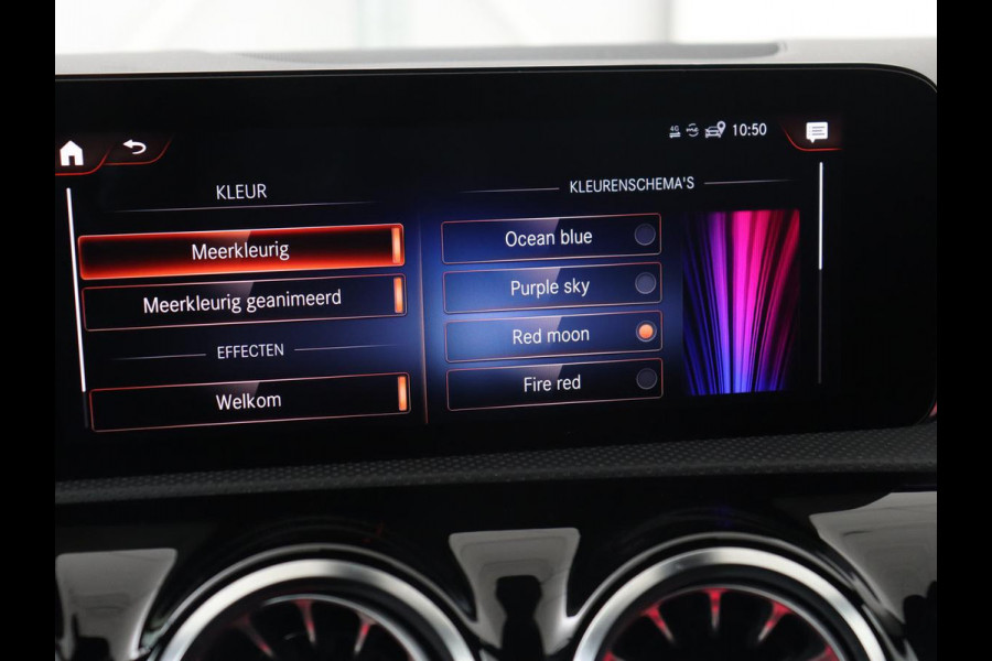 Mercedes-Benz CLA-Klasse 250e AMG Limited | Panoramadak | Carplay | Stoelverwarming | Camera | Sfeerverlichting | Leder/Alcantara | Widescreen | Keyless | Matrix LED | Navigatie | PHEV | Plug In