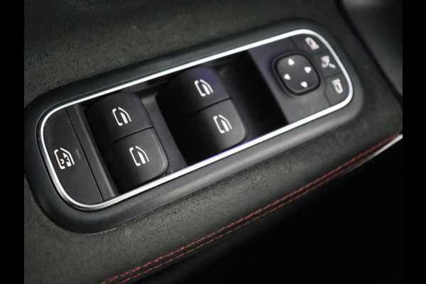 Mercedes-Benz CLA-Klasse 250e AMG Limited | Panoramadak | Carplay | Stoelverwarming | Camera | Sfeerverlichting | Leder/Alcantara | Widescreen | Keyless | Matrix LED | Navigatie | PHEV | Plug In