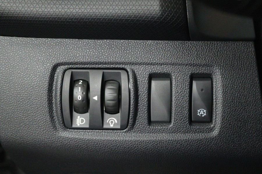 Renault Clio 0.9 TCe Intens (NAVIGATIE, CLIMA, PARKEERSENSOREN, CRUISE CONTROL, BLUETOOTH, AIRCO)