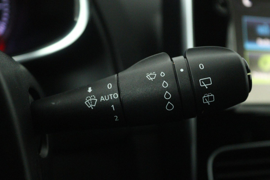 Renault Clio 0.9 TCe Intens (NAVIGATIE, CLIMA, PARKEERSENSOREN, CRUISE CONTROL, BLUETOOTH, AIRCO)