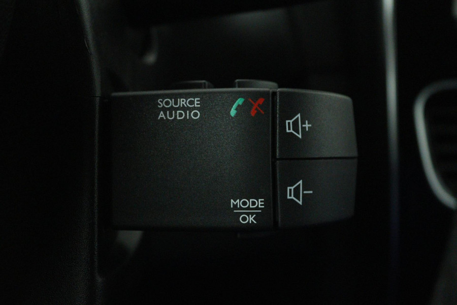 Renault Clio 0.9 TCe Intens (NAVIGATIE, CLIMA, PARKEERSENSOREN, CRUISE CONTROL, BLUETOOTH, AIRCO)