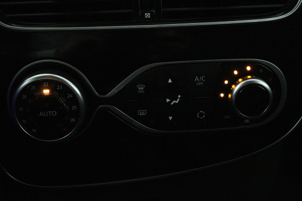 Renault Clio 0.9 TCe Intens (NAVIGATIE, CLIMA, PARKEERSENSOREN, CRUISE CONTROL, BLUETOOTH, AIRCO)