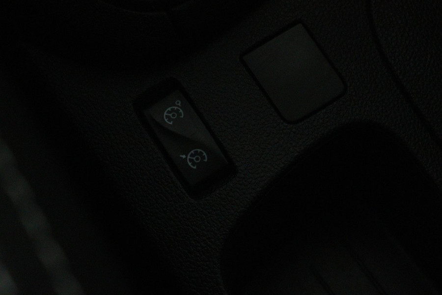 Renault Clio 0.9 TCe Intens (NAVIGATIE, CLIMA, PARKEERSENSOREN, CRUISE CONTROL, BLUETOOTH, AIRCO)