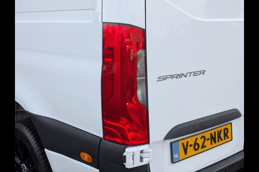 Mercedes-Benz Sprinter 319 190PK AUTOMAAT LED 3500KG TREKHAAK L2H2 CLIMATE CRUISE M-BUX