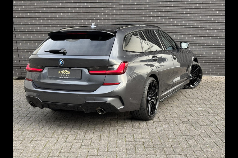 BMW 3 Serie Touring 330e M Sport / Panodak / Alcantara / Laser licht / 20"