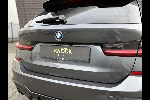 BMW 3 Serie Touring 330e M Sport / Panodak / Alcantara / Laser licht / 20"