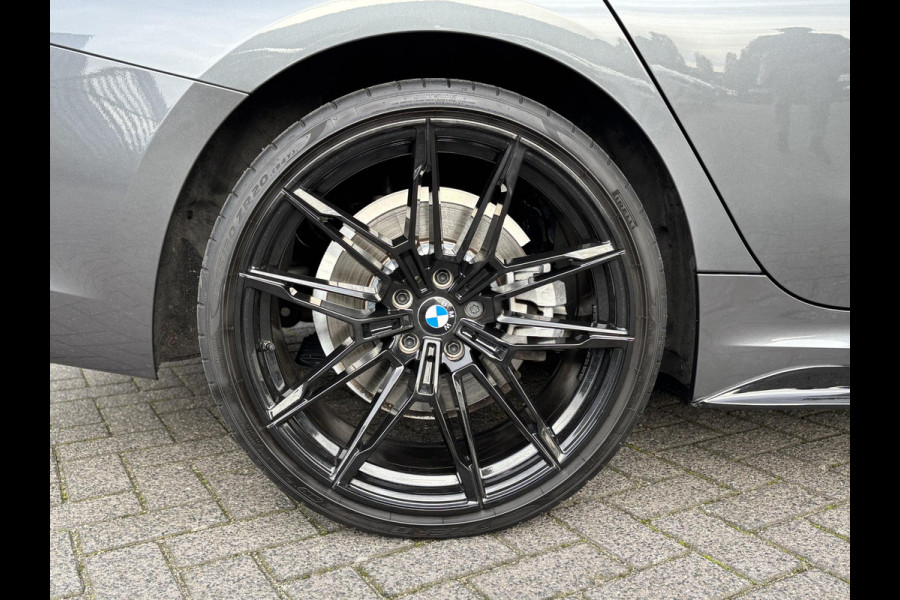 BMW 3 Serie Touring 330e M Sport / Panodak / Alcantara / Laser licht / 20"