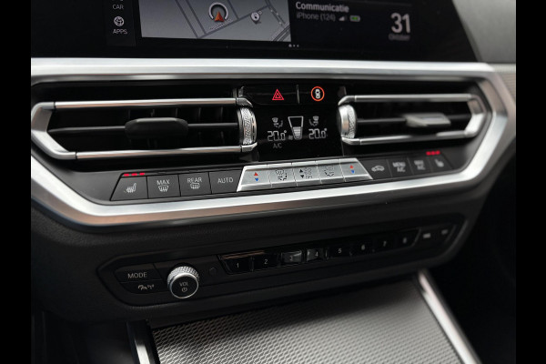 BMW 3 Serie Touring 330e M Sport / Panodak / Alcantara / Laser licht / 20"