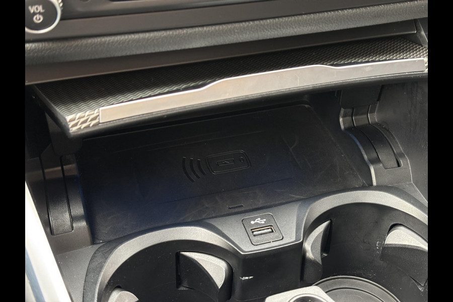 BMW 3 Serie Touring 330e M Sport / Panodak / Alcantara / Laser licht / 20"