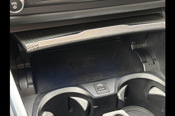 BMW 3 Serie Touring 330e M Sport / Panodak / Alcantara / Laser licht / 20"