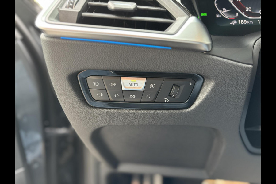 BMW 3 Serie Touring 330e M Sport / Panodak / Alcantara / Laser licht / 20"