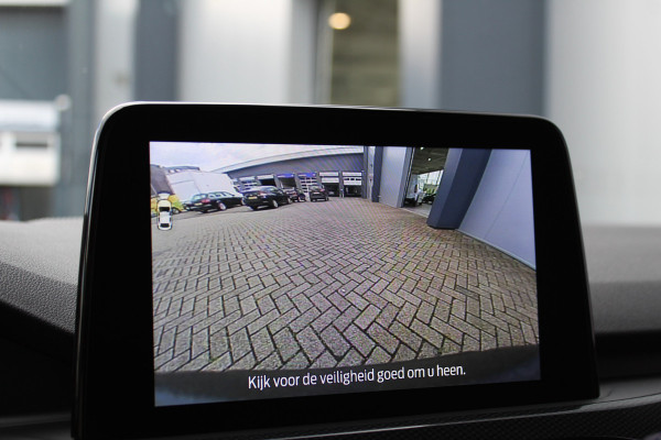 Ford Kuga 2.5-225pk Plug-in Hybrid ST-Line X. Hybride rijden voor een reële prijs ! Adaptive Cruise Control, Stoel- en voorraamverwarming, Climate Control, Metallic lak, Camera v+a, Elektr. achterklep, Side- en lane assist etc.