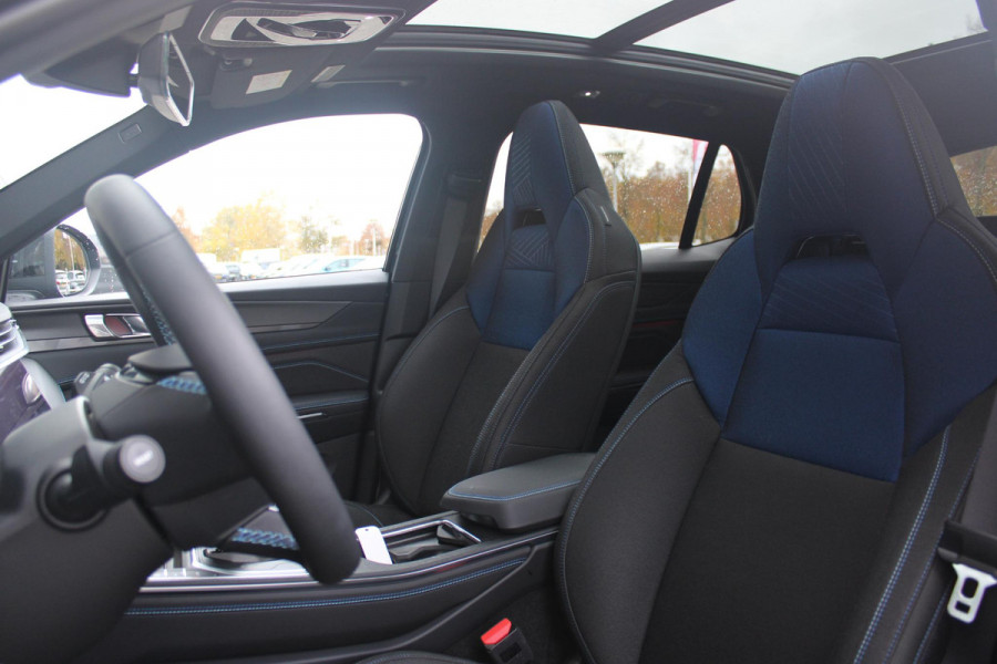 Lynk & Co 01 1.5 261PK PHEV | PANORAMA SCHUIF / KANTELDAK | INFINTY AUDIO | DODEHOEK DETECTIE | NAVIGATIE | DASHBOARD CAMERA | ELEKTRISCHE STOELVERSTELLING MET GEHEUGEN FUNCTIE | DAB+ RADIO | DRAADLOZE APPLE CARPLAY/ANDROID AUTO | DRAADLOZE TELEFOONLADER | ELEKTRISCH BEDIENBARE ACHTERKLEP | STOEL VERWARMING | 360° CAMERA | DODEHOEK DETECTIE | ZWARTE HEMEL BEKLEDING | KEYLESS ENTRY/START | 20" LICHTMETALEN VELGEN |