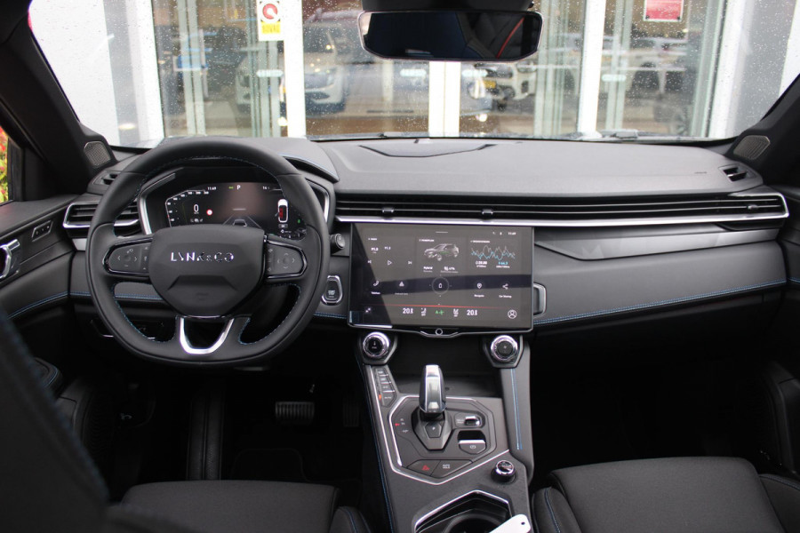 Lynk & Co 01 1.5 261PK PHEV | PANORAMA SCHUIF / KANTELDAK | INFINTY AUDIO | DODEHOEK DETECTIE | NAVIGATIE | DASHBOARD CAMERA | ELEKTRISCHE STOELVERSTELLING MET GEHEUGEN FUNCTIE | DAB+ RADIO | DRAADLOZE APPLE CARPLAY/ANDROID AUTO | DRAADLOZE TELEFOONLADER | ELEKTRISCH BEDIENBARE ACHTERKLEP | STOEL VERWARMING | 360° CAMERA | DODEHOEK DETECTIE | ZWARTE HEMEL BEKLEDING | KEYLESS ENTRY/START | 20" LICHTMETALEN VELGEN |