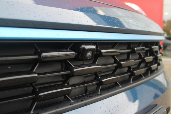 Lynk & Co 01 1.5 261PK PHEV | PANORAMA SCHUIF / KANTELDAK | INFINTY AUDIO | DODEHOEK DETECTIE | NAVIGATIE | DASHBOARD CAMERA | ELEKTRISCHE STOELVERSTELLING MET GEHEUGEN FUNCTIE | DAB+ RADIO | DRAADLOZE APPLE CARPLAY/ANDROID AUTO | DRAADLOZE TELEFOONLADER | ELEKTRISCH BEDIENBARE ACHTERKLEP | STOEL VERWARMING | 360° CAMERA | DODEHOEK DETECTIE | ZWARTE HEMEL BEKLEDING | KEYLESS ENTRY/START | 20" LICHTMETALEN VELGEN |