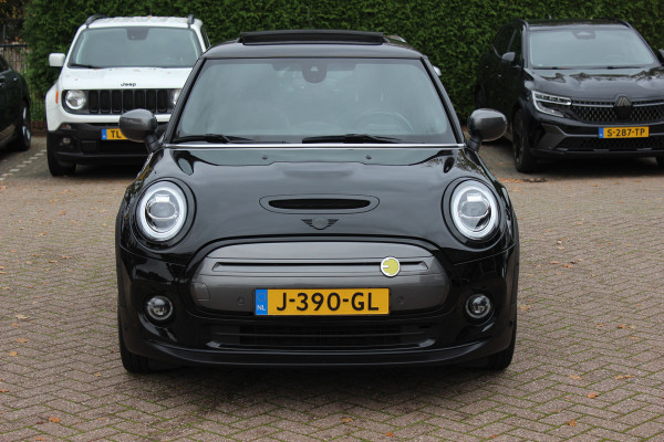 MINI Mini Electric Yours 33 kWh / SoH 95.5% / Full option! / Panoramadak / Camera / Head-up / Leder / Harman Kardon / Keyless / 17'' / CarPlay / Stoelverwarming / Matrix LED / DAB / Cruise Control