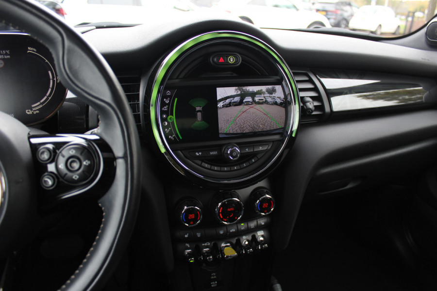 MINI Mini Electric Yours 33 kWh / SoH 95.5% / Full option! / Panoramadak / Camera / Head-up / Leder / Harman Kardon / Keyless / 17'' / CarPlay / Stoelverwarming / Matrix LED / DAB / Cruise Control