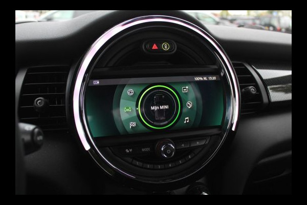 MINI Mini Electric Yours 33 kWh / SoH 95.5% / Full option! / Panoramadak / Camera / Head-up / Leder / Harman Kardon / Keyless / 17'' / CarPlay / Stoelverwarming / Matrix LED / DAB / Cruise Control