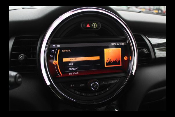 MINI Mini Electric Yours 33 kWh / SoH 95.5% / Full option! / Panoramadak / Camera / Head-up / Leder / Harman Kardon / Keyless / 17'' / CarPlay / Stoelverwarming / Matrix LED / DAB / Cruise Control