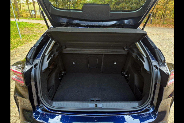 Citroën C4 1.2 Hybrid 136 Max 18 inch . Camera 360