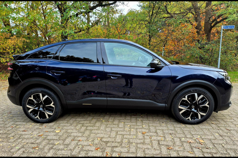 Citroën C4 1.2 Hybrid 136 Max 18 inch . Camera 360