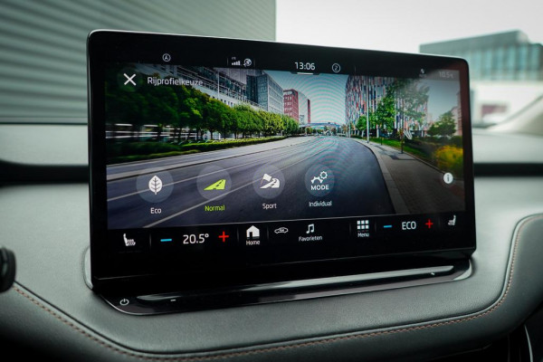 Škoda ENYAQ iV 80 / Comfort Pack / Leder / 21'' / Warmtepomp / Adaptive Cruise / Incl BTW