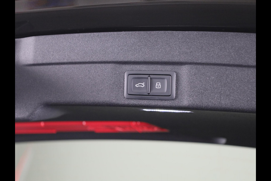 Audi A6 Avant S edition Competition e-hybrid 270 kW / 367 PK | Luchtvering | MMI experience pro | Tech plus | Panoramadak |