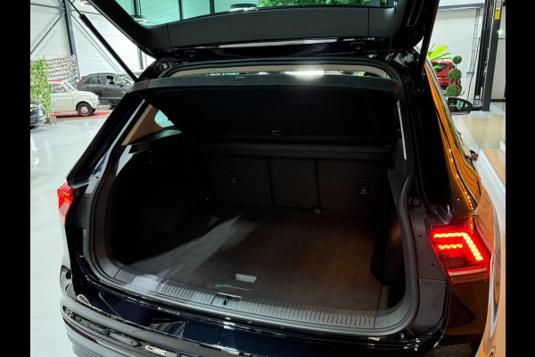 Volkswagen Tiguan 1.5 TSI ACT IQ-Drive Garantie Trekhaak Xenon Carplay ACC Clima Navi Led Dab Front Ass Rijklaar