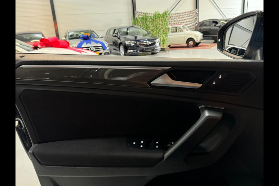 Volkswagen Tiguan 1.5 TSI ACT IQ-Drive Garantie Trekhaak Xenon Carplay ACC Clima Navi Led Dab Front Ass Rijklaar