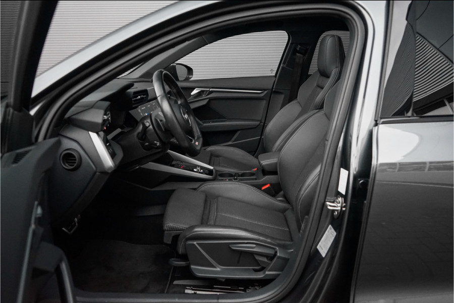 Audi A3 Sportback 30 TFSI S Edition Pano ACC Zwart Optiek Trekhaak