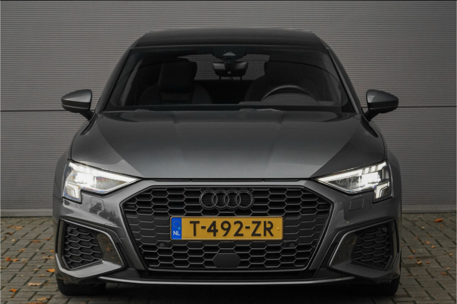 Audi A3 Sportback 30 TFSI S Edition Pano ACC Zwart Optiek Trekhaak
