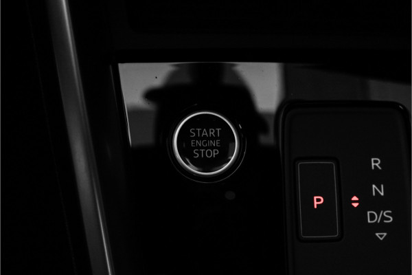Audi A3 Sportback 30 TFSI S Edition Pano ACC Zwart Optiek Trekhaak