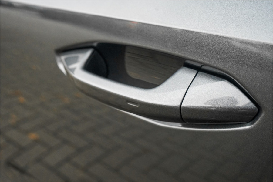 Audi A3 Sportback 30 TFSI S Edition Pano ACC Zwart Optiek Trekhaak