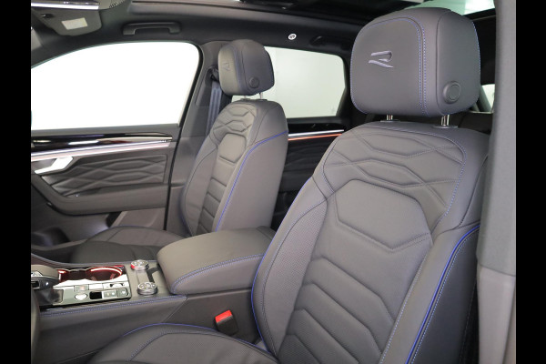 Volkswagen Touareg 3.0 TSi eHybrid 4MOTION R Edition 462PK PHEV| DYNAUDIO | Lederpakket "Puglia" |Luchtvering 22 Inch LM | Trekhaak incl Assistent |