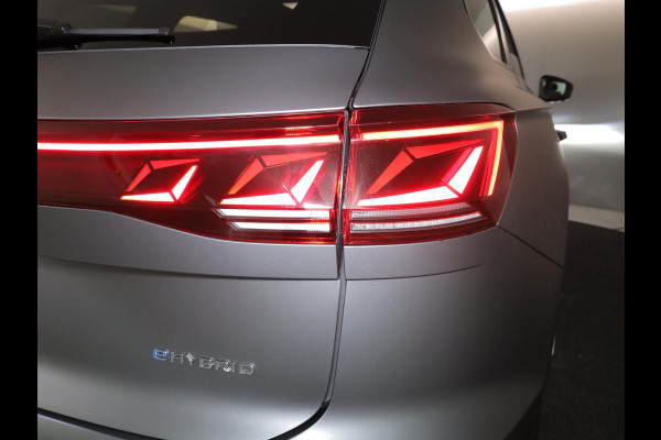 Volkswagen Touareg 3.0 TSi eHybrid 4MOTION R Edition 462PK PHEV| DYNAUDIO | Lederpakket "Puglia" |Luchtvering 22 Inch LM | Trekhaak incl Assistent |
