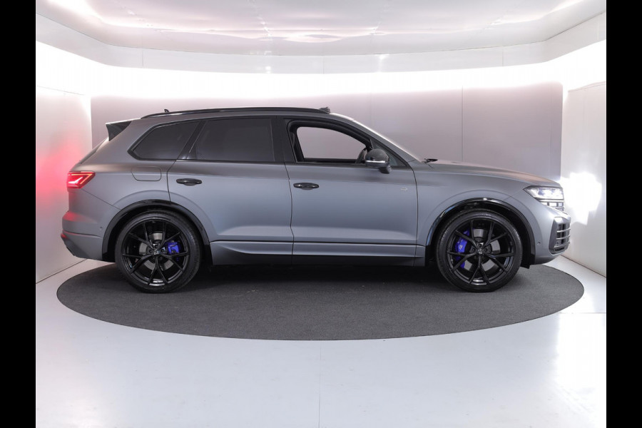 Volkswagen Touareg 3.0 TSi eHybrid 4MOTION R Edition 462PK PHEV| DYNAUDIO | Lederpakket "Puglia" |Luchtvering 22 Inch LM | Trekhaak incl Assistent |