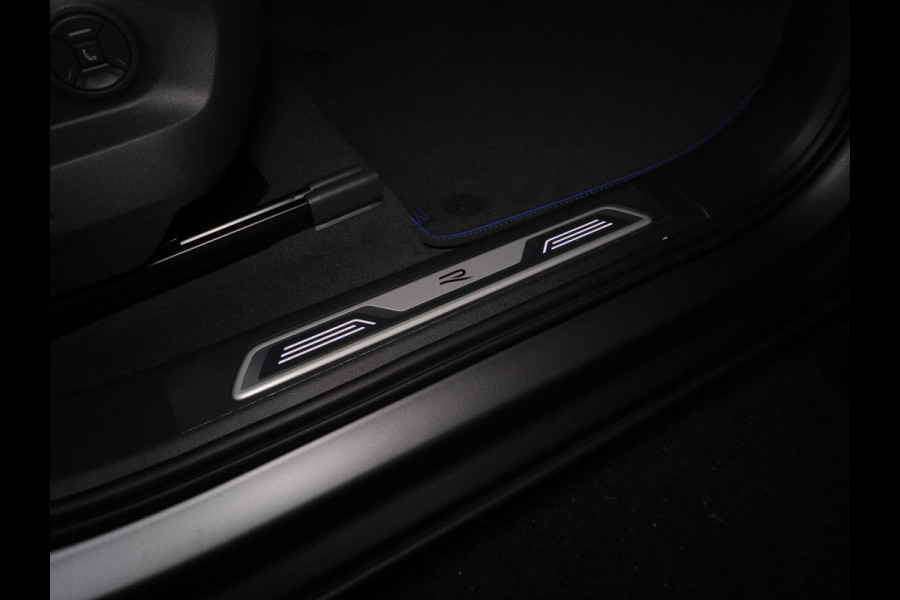 Volkswagen Touareg 3.0 TSi eHybrid 4MOTION R Edition 462PK PHEV| DYNAUDIO | Lederpakket "Puglia" |Luchtvering 22 Inch LM | Trekhaak incl Assistent |