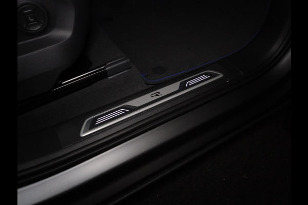 Volkswagen Touareg 3.0 TSi eHybrid 4MOTION R Edition 462PK PHEV| DYNAUDIO | Lederpakket "Puglia" |Luchtvering 22 Inch LM | Trekhaak incl Assistent |