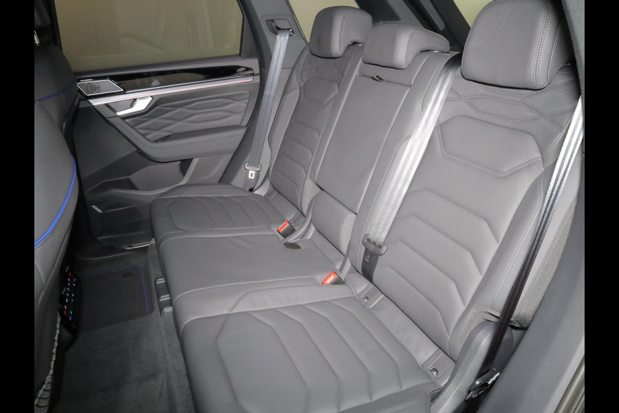 Volkswagen Touareg 3.0 TSi eHybrid 4MOTION R Edition 462PK PHEV| DYNAUDIO | Lederpakket "Puglia" |Luchtvering 22 Inch LM | Trekhaak incl Assistent |