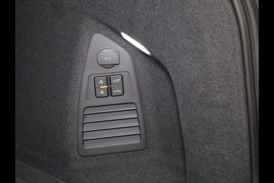 Volkswagen Touareg 3.0 TSi eHybrid 4MOTION R Edition 462PK PHEV| DYNAUDIO | Lederpakket "Puglia" |Luchtvering 22 Inch LM | Trekhaak incl Assistent |