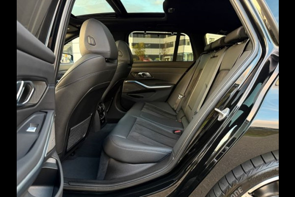 BMW 3 Serie Touring 320d xDrive M-SPORT ** LED, NAVI+, HALF-LEDER, PANO, H&K, HuD, TREKH, 19-inch LMV ** 1e EIG - UNFALLFREI ** ** INFORMEER OOK NAAR ONZE AANTREKKELIJKE FINANCIAL-LEASE TARIEVEN **